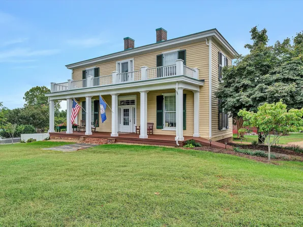 25 Orchard Ave, Rocky Mount, VA 24151