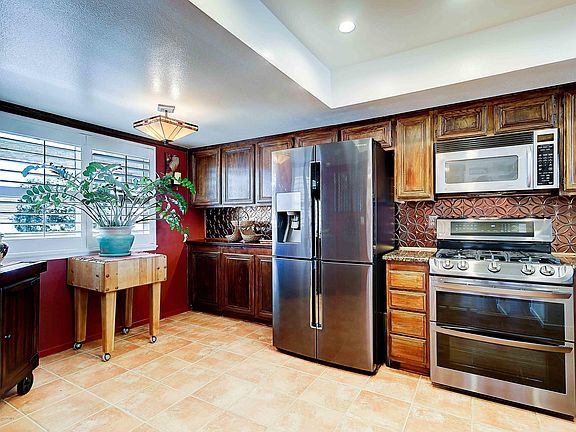 5th image of 610 Island View Cir