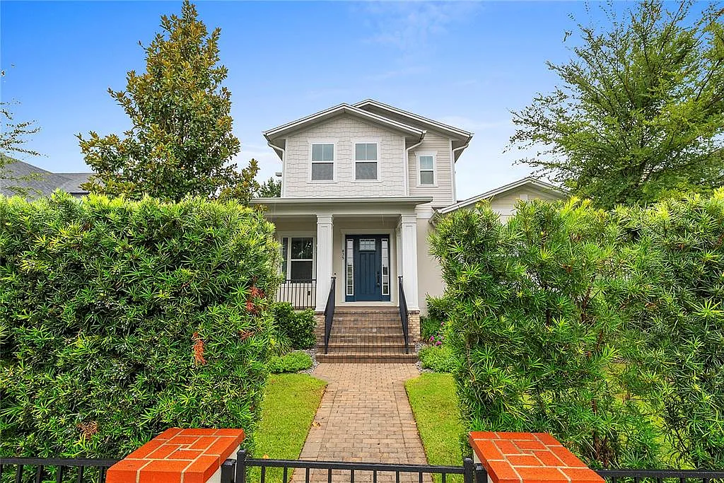 3 bed, 3.5 bath, 2415 sqft, $6,300 — Photo 2