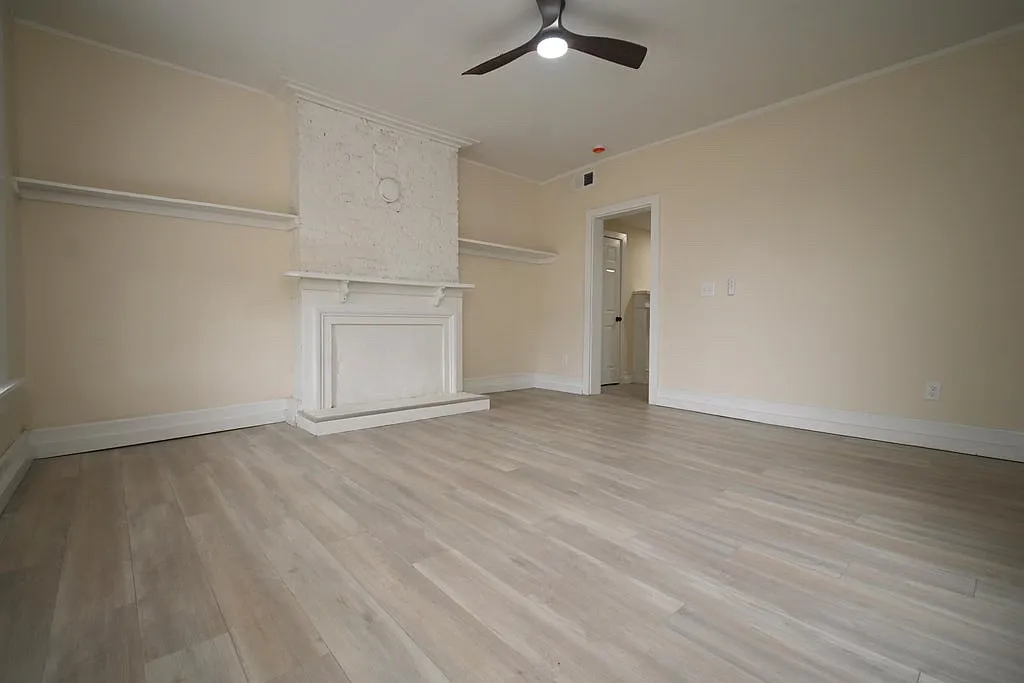 2 bed, 800 sqft, $1,875 — Photo 4