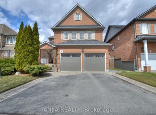 8 Twin Streams Rd, Whitby, ON L1P1P1