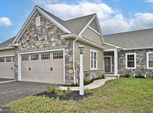 375 Meadow Rose Dr #154, Lititz, PA 17543