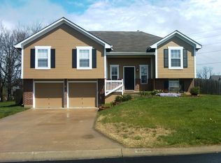 1228 NE Deerbrook Ter, Lees Summit, MO 64086