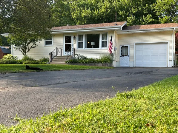 6749 Deadwood, Coloma, MI 49038