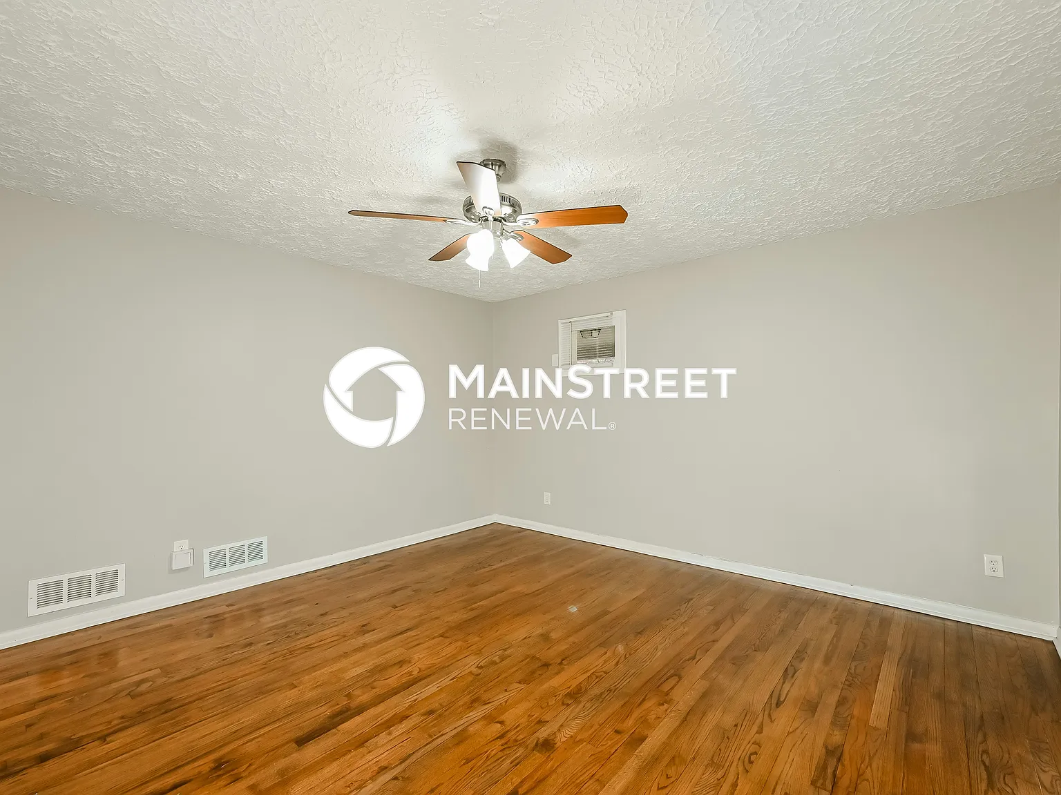 1039 Verdi Way — Photo 2