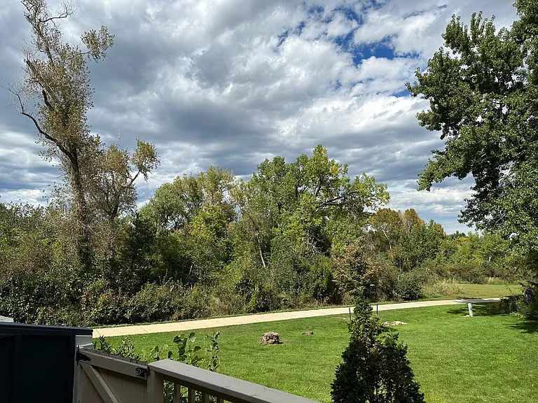 1185 Bear Mountain Dr — Photo 4