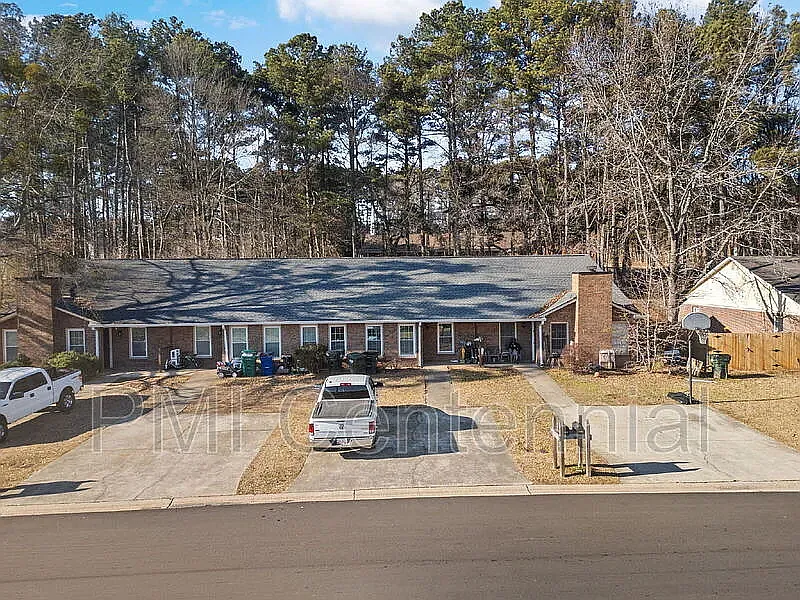 5569 Everglades Trl — Photo 1