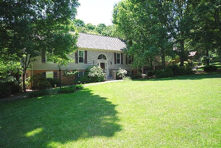 1st image of 133 Robinson Dr