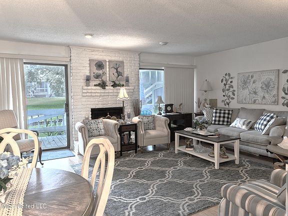 5th image of 294 Highpoint Dr