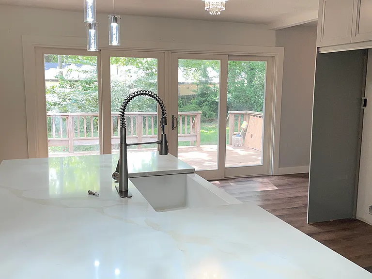 1508 S Bedford Rd — Photo 10