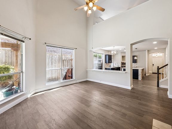 5th image of 2940 La Vista Ln