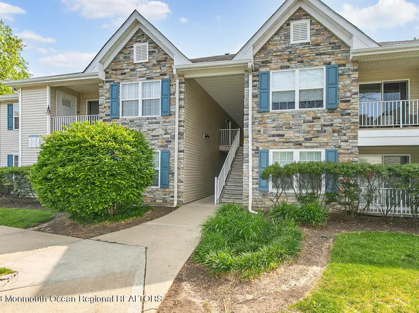 302 Wedgewood Circle, Belford, NJ 07718