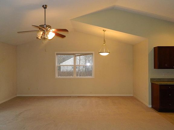 3rd image of 132 Depot Hill Ct