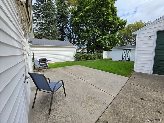 5th image of 205 67th St