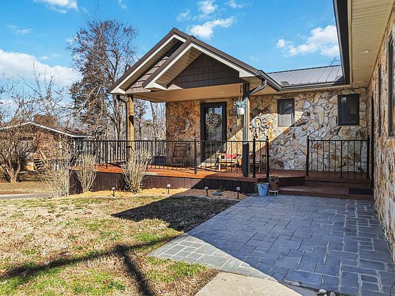 5th image of 194 Military Rd