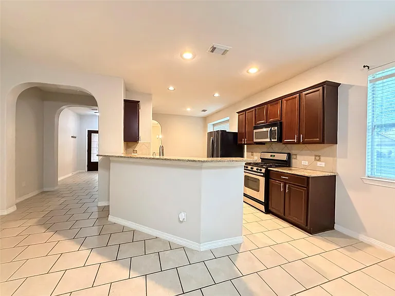 211 Briar Trace Ln — Photo 12