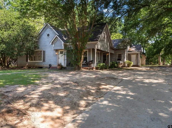 513 E 3rd St, Mount Pleasant, TX 75455