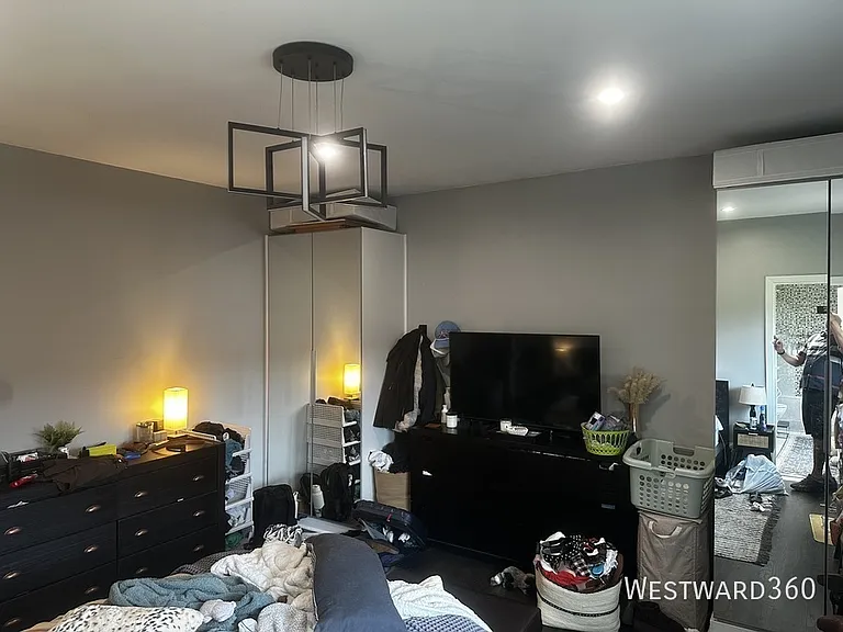 1830 N Winchester Ave #315 — Photo 13