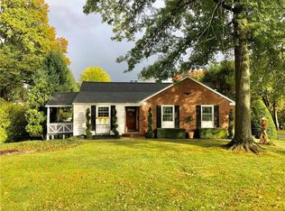 3043 Hillcrest Rd, Bethel Park, PA 15102