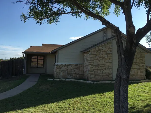 136 W Riverside Ave, San Angelo, TX 76903