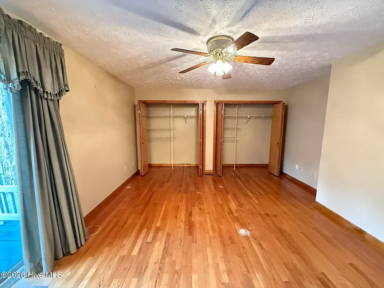 315 W Craven Ave — Photo 24