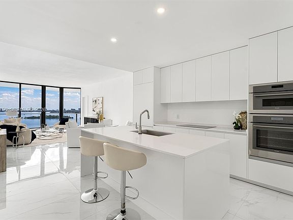 2nd image of 700 NE 24th St #1005