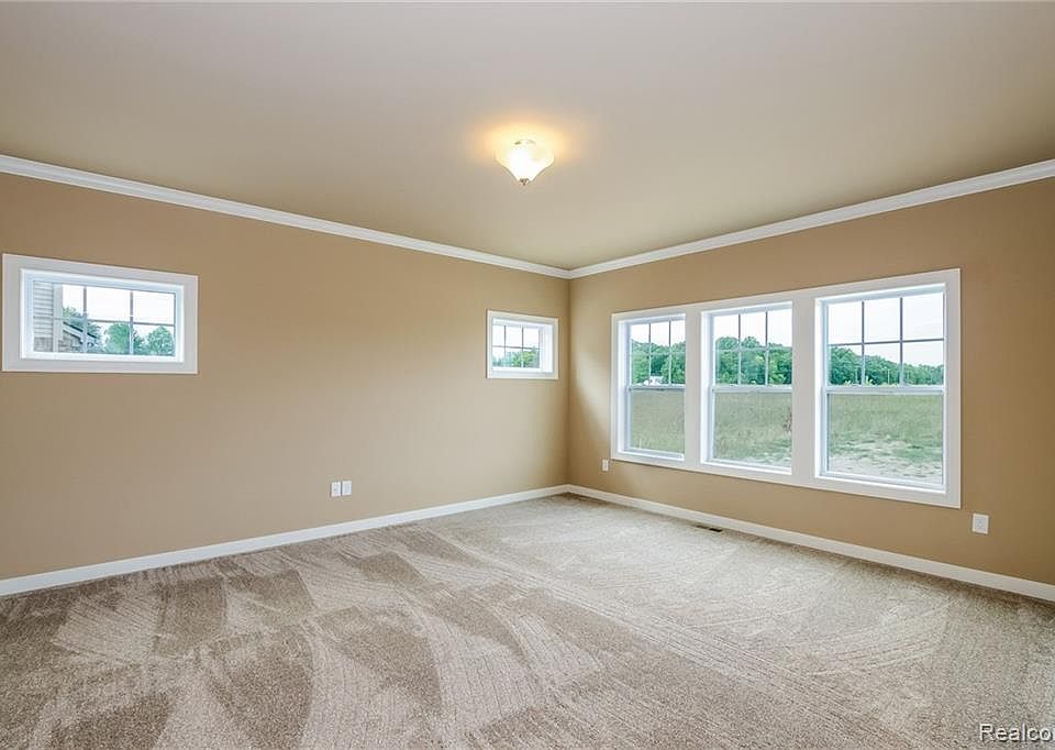 2nd image of 43258 Ladonna Ln #4