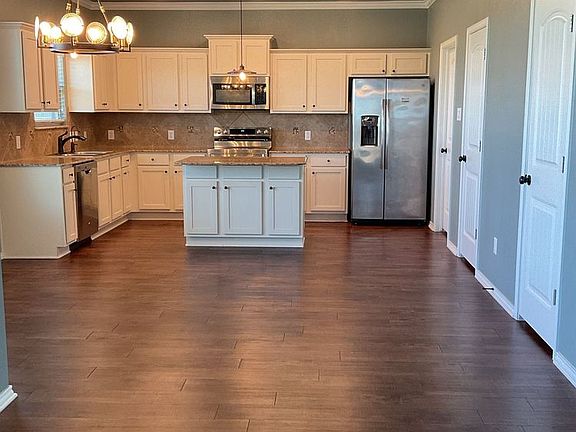 2nd image of 877 Ross Rd