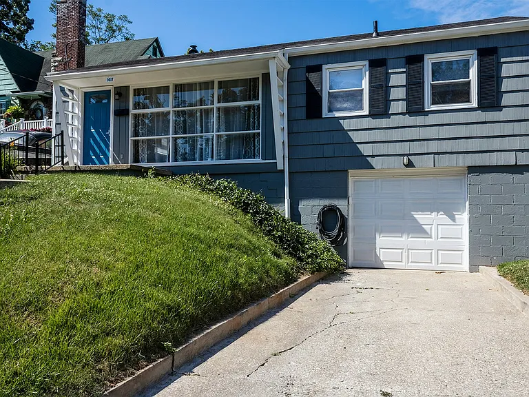 1617 Crestmont Dr — Photo 3
