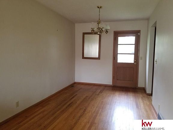 5th image of 9616 Binney St