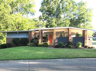 317 Sunset Dr, Columbus, IN 47201