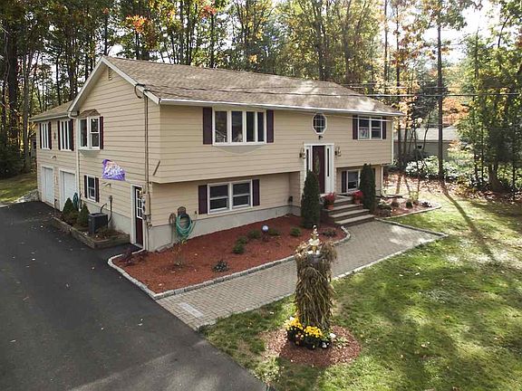 3rd image of 31 Alvirne Dr