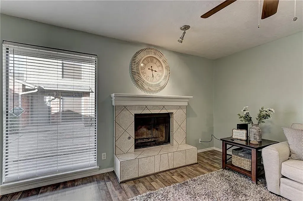3 bed, 2.5 bath, 1552 sqft, $1,500 — Photo 4