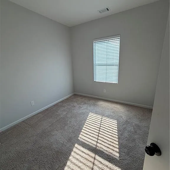 900 Colton Dr — Photo 11