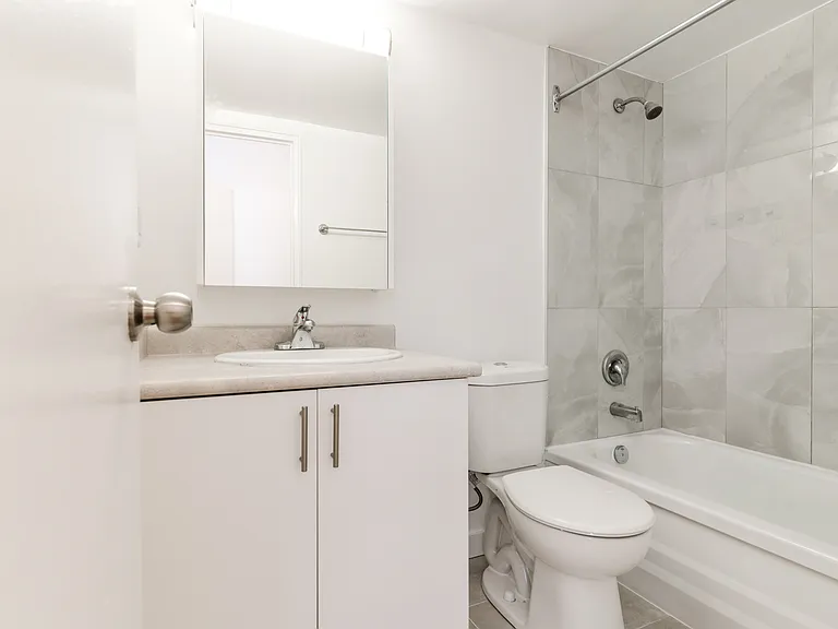 485 Eglinton Ave E — Photo 31