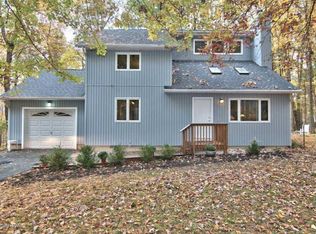 63 Lake Ln, East Stroudsburg, PA 18301