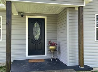 1016 Memorial Dr, Paris, TN 38242