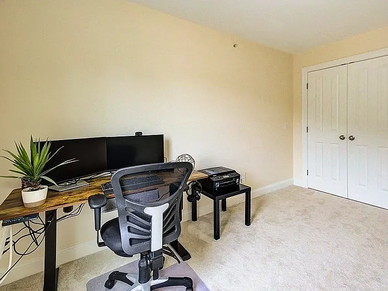 23 Holbrook Ln — Photo 17