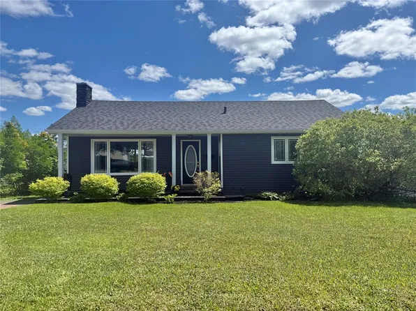 6 Esmond Street, Grand Falls-Windsor, NL A2A2E5