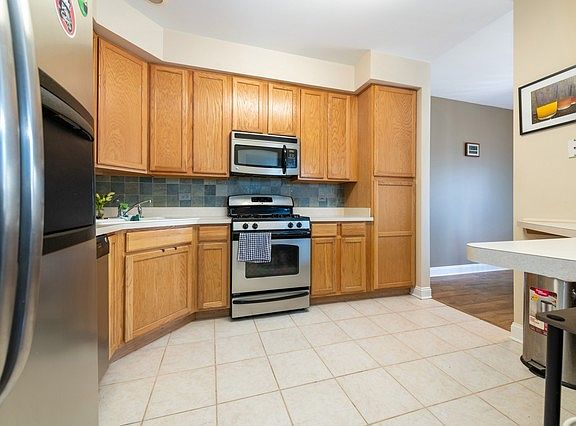 3rd image of 1096 Chadwick Dr