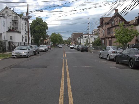5th image of 215-217 Summer Ave