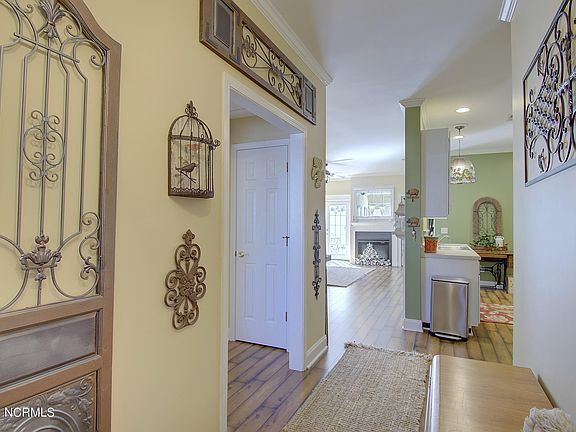 4th image of 1492 Honey Bee Ln