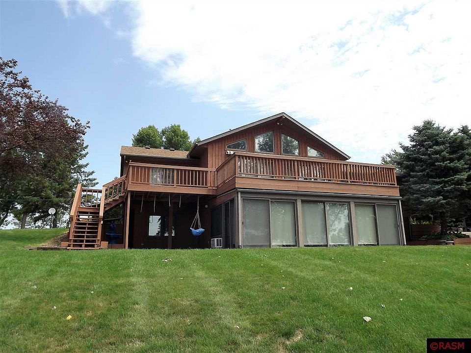 1st image of 62661 Shorewood Ln