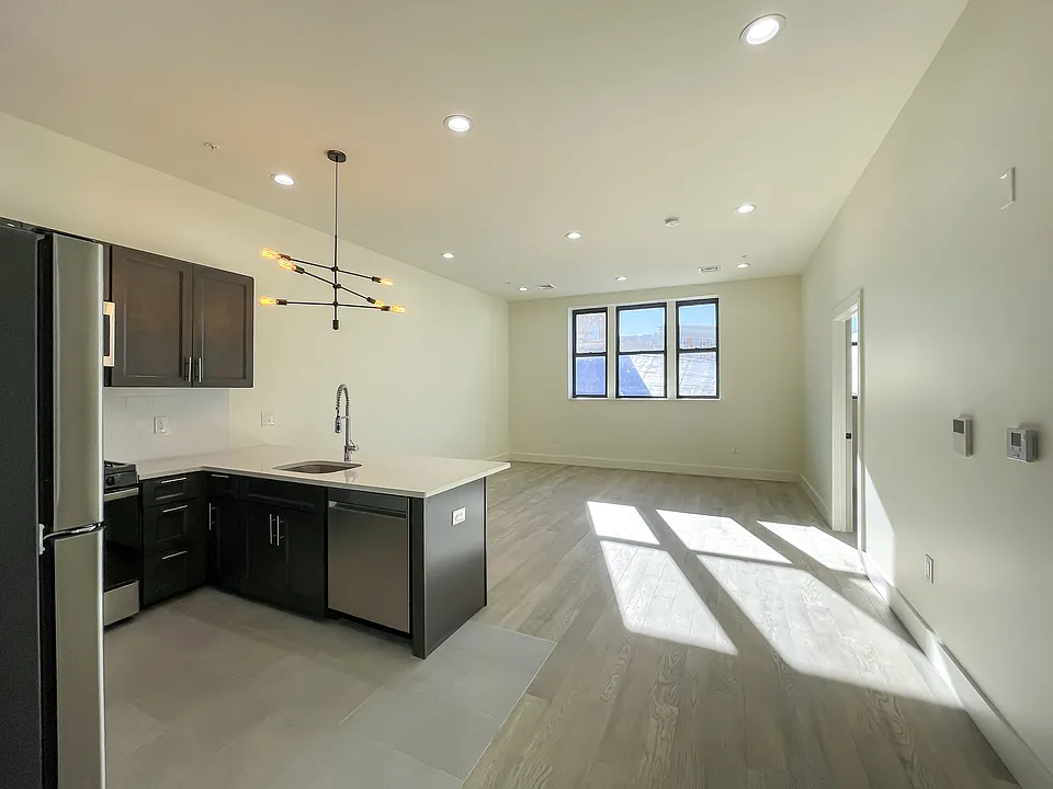 604 Bloomfield Ave #201