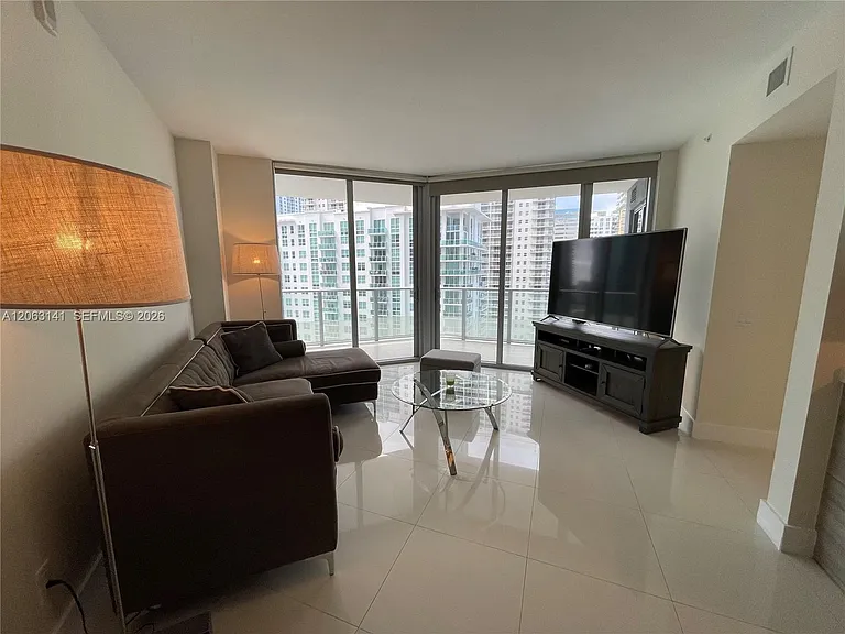 1300 Brickell Bay Dr #2010 — Photo 5