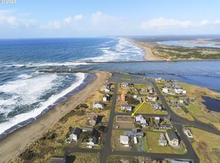 531 Madison Ave SW, Bandon, OR 97411