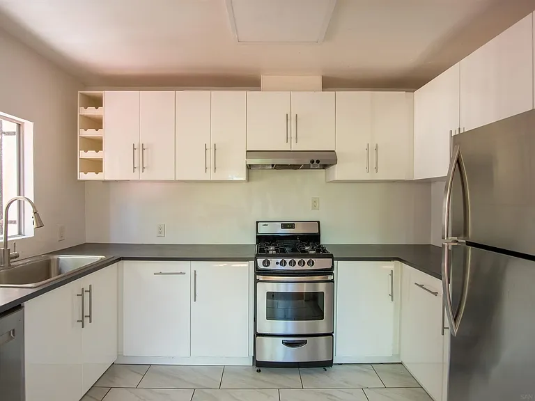 2208 Dwight St — Photo 14