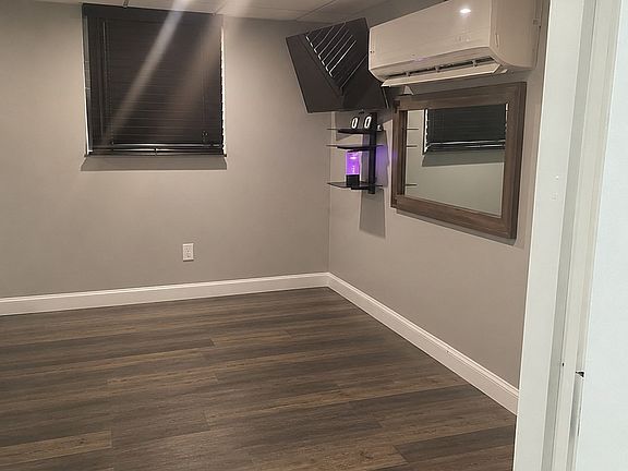 5th image of 162 Salina St