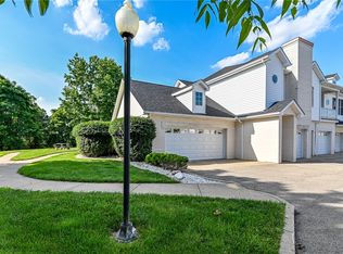 208 Adams Pointe Blvd UNIT 6, Mars, PA 16046