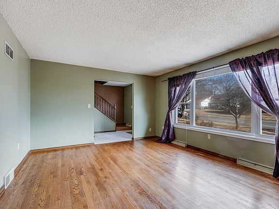 4th image of 805 S Raven Rd